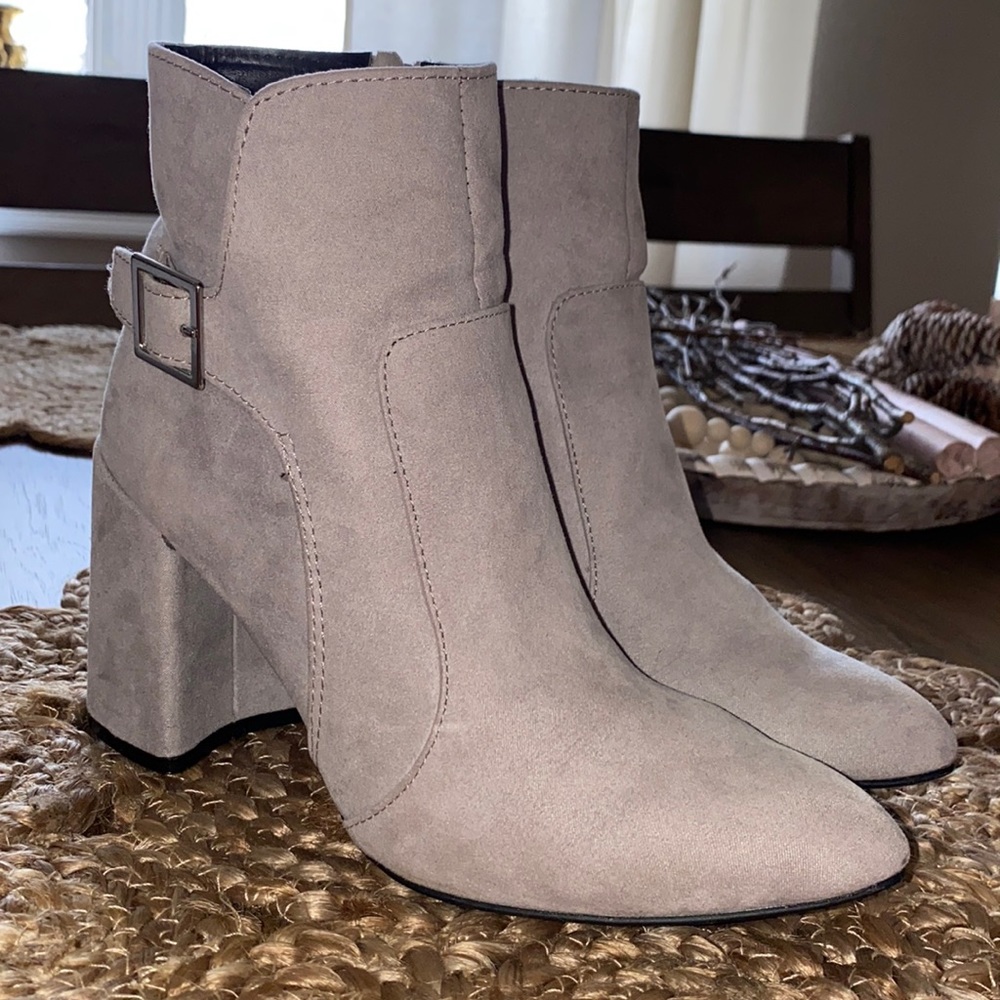 Sexy Suede Booties 🤍